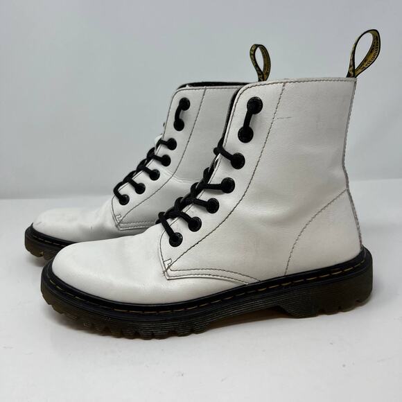 Dr. Martens Shoes - Dr Martens Boots Women's Size 8 Luana Airwalk AW004 Preppy Normcore 7 Eyelet